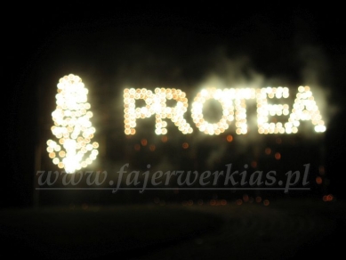 Pirotechniczny napis świetlny PROTEA